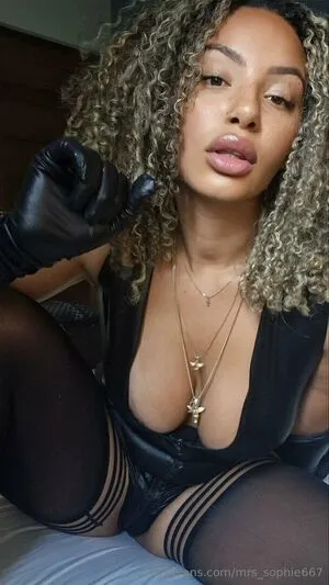 Mrs Sophie667 OnlyFans Leaked Free Thumbnail Picture - #7IAES1gJXm