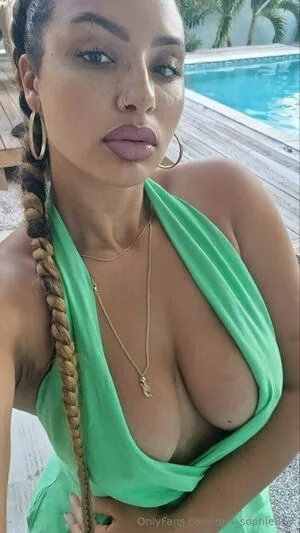 Mrs Sophie667 OnlyFans Leaked Free Thumbnail Picture - #E3ZtG0NUtA