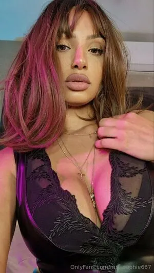 Mrs Sophie667 OnlyFans Leaked Free Thumbnail Picture - #LSuYhSldfC