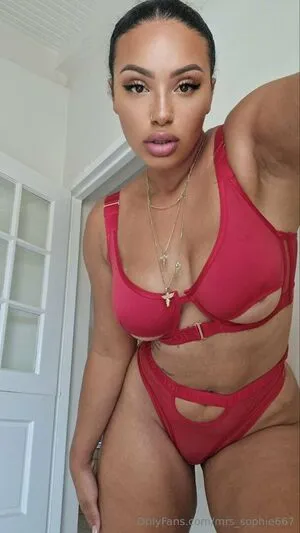 Mrs Sophie667 OnlyFans Leaked Free Thumbnail Picture - #M7L9wXoJs7