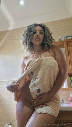 Mrs Sophie667 OnlyFans Leaked Free Thumbnail Picture - #ZQ7SorJlRh