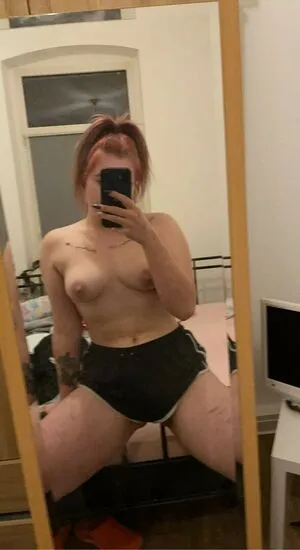 Mrs Strxng OnlyFans Leaked Free Thumbnail Picture - #4JjmqnTtQ1