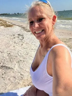 Mrs Sydneysylver OnlyFans Leaked Free Thumbnail Picture - #AXSIiMuNkZ