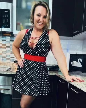 Mrs_cora_cox OnlyFans Leaked Free Thumbnail Picture - #4lARUsWby8