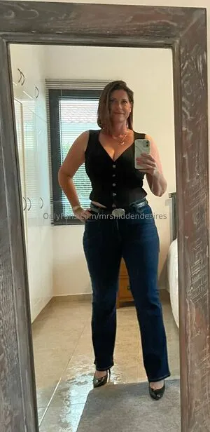 Mrshiddendesires OnlyFans Leaked Free Thumbnail Picture - #2UJrGae4UC