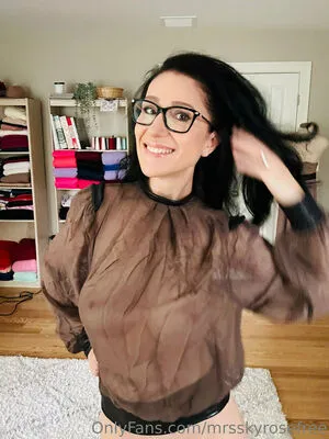Mrsskyrosefree OnlyFans Leaked Free Thumbnail Picture - #4SwGmipHee