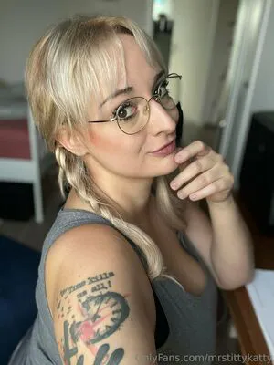 Mrstittykatty OnlyFans Leaked Free Thumbnail Picture - #AVVXpFlToz