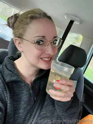Mrstittykatty OnlyFans Leaked Free Thumbnail Picture - #fQwxOjUNYV