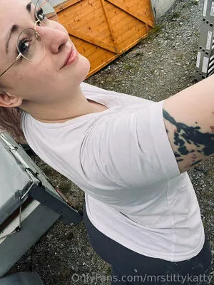 Mrstittykatty OnlyFans Leaked Free Thumbnail Picture - #sFOD4G8dWw