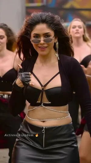 Mrunal Thakur OnlyFans Leaked Free Thumbnail Picture - #3apwhDyFGH