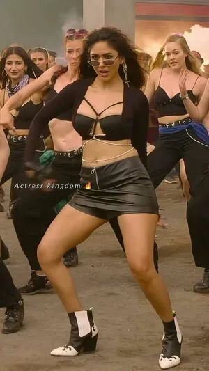 Mrunal Thakur OnlyFans Leaked Free Thumbnail Picture - #8ejSou9uG3