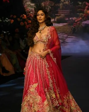Mrunal Thakur OnlyFans Leaked Free Thumbnail Picture - #BYTRvVRIg6