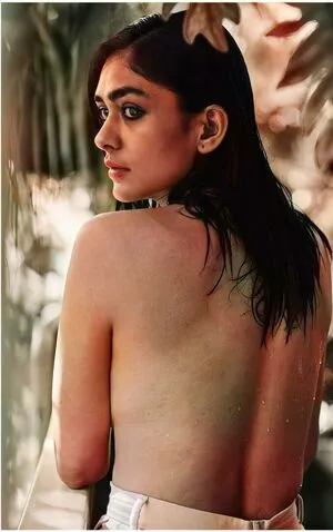 Mrunal Thakur OnlyFans Leaked Free Thumbnail Picture - #CChlTqDSCD