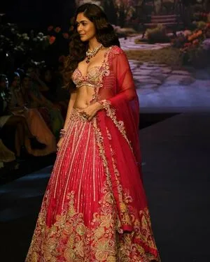 Mrunal Thakur OnlyFans Leaked Free Thumbnail Picture - #FO72CDbiOd