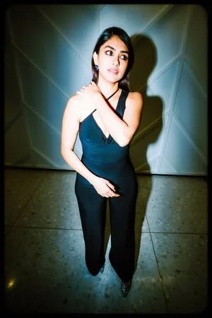 Mrunal Thakur OnlyFans Leaked Free Thumbnail Picture - #IyEPoxEZrY