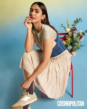 Mrunal Thakur OnlyFans Leaked Free Thumbnail Picture - #O2LoqP99dh