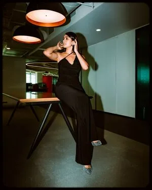 Mrunal Thakur OnlyFans Leaked Free Thumbnail Picture - #OVlR1euu4v