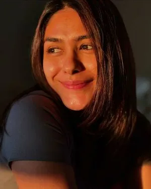 Mrunal Thakur OnlyFans Leaked Free Thumbnail Picture - #aqMhDyapzQ