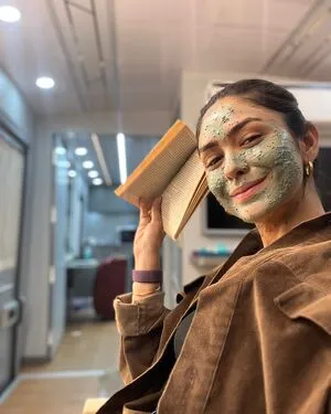Mrunal Thakur OnlyFans Leaked Free Thumbnail Picture - #c2SLGMRjxb