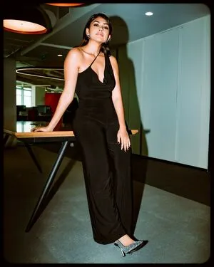 Mrunal Thakur OnlyFans Leaked Free Thumbnail Picture - #k2g26dsiQk