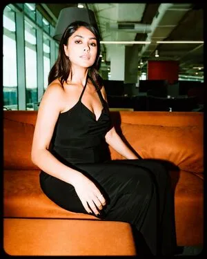 Mrunal Thakur OnlyFans Leaked Free Thumbnail Picture - #nC6t6KesM4