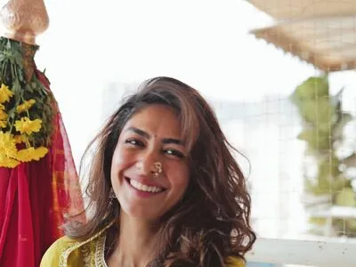 Mrunal Thakur OnlyFans Leaked Free Thumbnail Picture - #pnFafvhL8Z