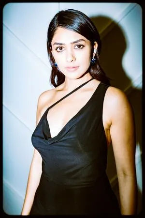 Mrunal Thakur OnlyFans Leaked Free Thumbnail Picture - #uQBxJaIuuh