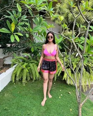 Mrunal Thakur OnlyFans Leaked Free Thumbnail Picture - #yn5ty9bDBf