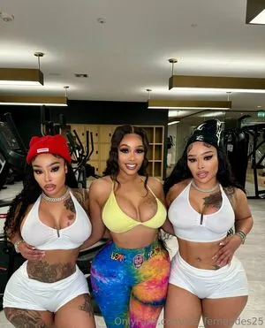 Ms Fernandes25 OnlyFans Leaked Free Thumbnail Picture - #KhaBpA3YC9