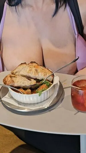 Msfoodandboobs OnlyFans Leaked Free Thumbnail Picture - #StrsKMNlEi