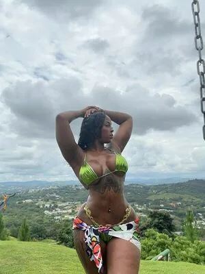 Mslolaqueen OnlyFans Leaked Free Thumbnail Picture - #xRANdD14s4