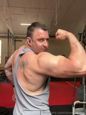 Muscle Geek OnlyFans Leaked Free Thumbnail Picture - #CZ3MgvK1E4