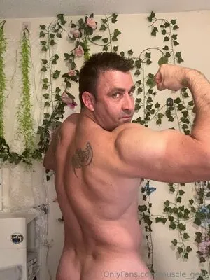 Muscle Geek OnlyFans Leaked Free Thumbnail Picture - #q70m3HToGy