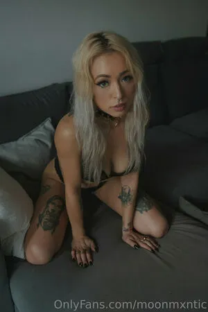 Mxxnmantic OnlyFans Leaked Free Thumbnail Picture - #mLMm6TMWP3