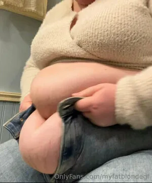 Myfatblondegf OnlyFans Leaked Free Thumbnail Picture - #0CQVR8OfB0
