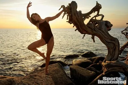 Myla Dalbesio OnlyFans Leaked Free Thumbnail Picture - #12EIzE7FZK