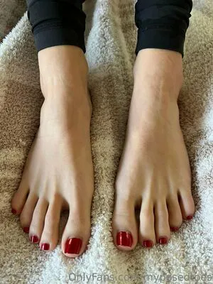 Myposedtoes OnlyFans Leaked Free Thumbnail Picture - #1G87IG0rIk
