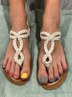 Myposedtoes OnlyFans Leaked Free Thumbnail Picture - #MGZH5WJiav