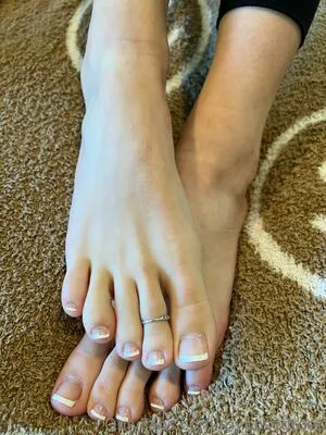 Myposedtoes OnlyFans Leaked Free Thumbnail Picture - #pla2W8V8L5