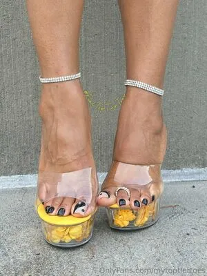Mytoptiertoes OnlyFans Leaked Free Thumbnail Picture - #Bv4DdkLMom