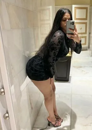 Mzkora OnlyFans Leaked Free Thumbnail Picture - #UtiBeaHove