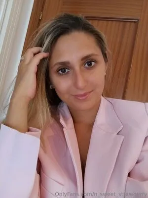 N Sweet Strawberry OnlyFans Leaked Free Thumbnail Picture - #3oYNugHKsx