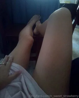 N Sweet Strawberry OnlyFans Leaked Free Thumbnail Picture - #ELwei6OmUJ