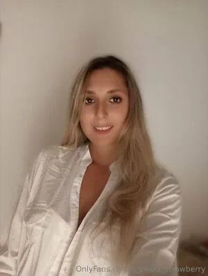 N Sweet Strawberry OnlyFans Leaked Free Thumbnail Picture - #IOwbqGYasO