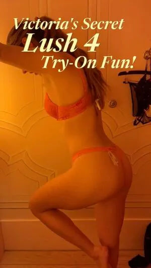 Nadia Foxx OnlyFans Leaked Free Thumbnail Picture - #UPImDdmjah