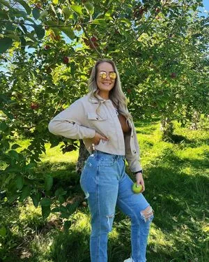 Nadia Meunier OnlyFans Leaked Free Thumbnail Picture - #3aYQGX0jz0