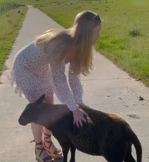 Nadine Von Relaxasmr OnlyFans Leaked Free Thumbnail Picture - #1ZmPCAcGq8
