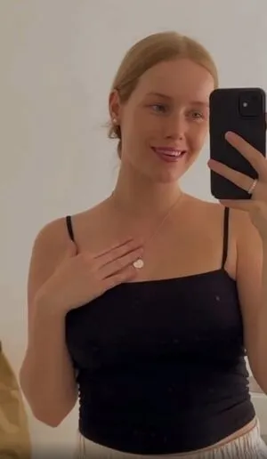 Nadine Von Relaxasmr OnlyFans Leaked Free Thumbnail Picture - #KsKkt40PzA