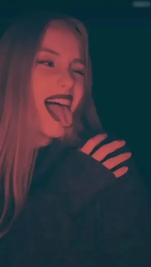 Nadine Von Relaxasmr OnlyFans Leaked Free Thumbnail Picture - #z6suR1prqm