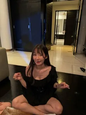 Nahyunworld0 OnlyFans Leaked Free Thumbnail Picture - #2aGWNrXSWN